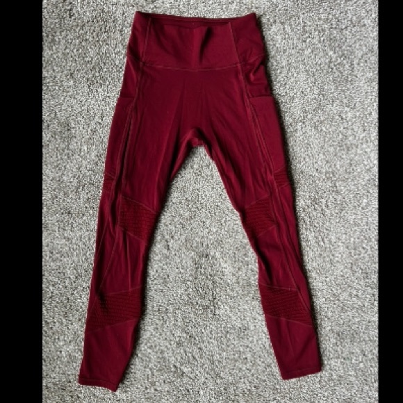 Fabletics Motion 365 High-waisted 7/8 Crop Leggings - Picture 2 of 5